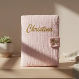 Protège carnet de santé en gaze de coton rose et nœuds brodés