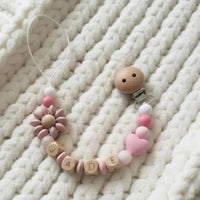 attache tetine mam personnalisée pour bébé fille bois et silicone 