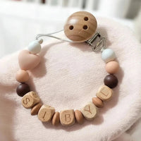 attache tétine pour bébé personnalisé de couleur caramel 