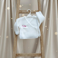 brassière pour bébé laine en fushia personnalisé