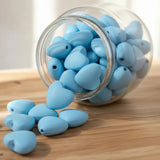 Perle en bois en forme de cœur couleur bleue 20 mm pour la fabrication d'accessoires de puériculture et DIY.