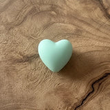 perle en coeur silicone couleur menthe pour attache tétine 