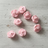 perle en silicone rose clair en motif fleur pour confection attache tétine 