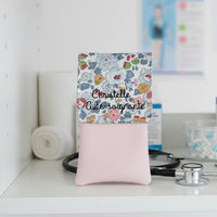 pochette avec aimant infirmière de couleur rose florale