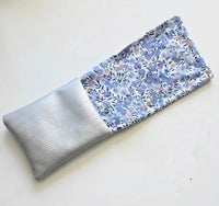 pochette infirmière aimantée ouverte prise de l'intérieur .
