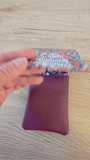 petite vidéo de la pochette infirmière aimantée  de couleur prune