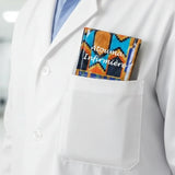 pochette infirmière en wax modèle porter sur blouse 