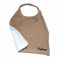 serviette elastique maternelle marron personnalisé avec le prénom